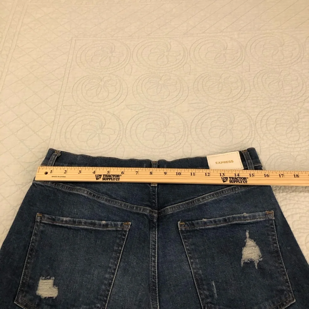 Express 90’s wide leg super high rise jeans. Size 12.
